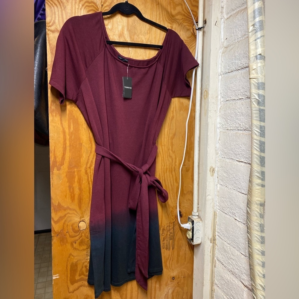 Nwt torrid burgandy dip dye off shoulder terry tshirt dress size 1x - Picture 3 of 6